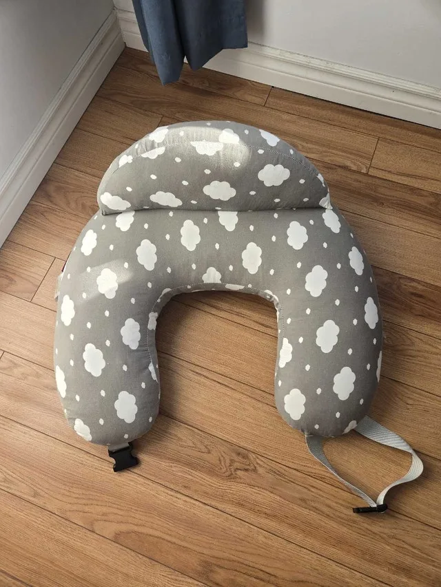 Momcozy feeding pillow