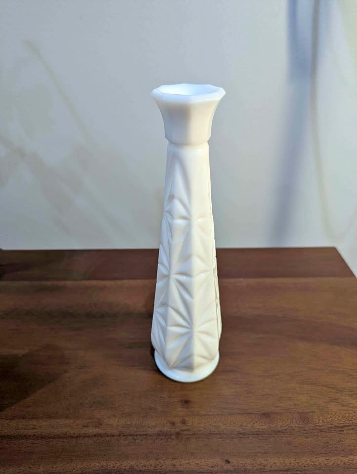9- Mid Century modern starburst milk glass bud vases #cleanout