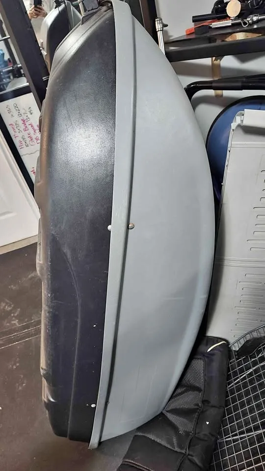 Roof top cargo storage container