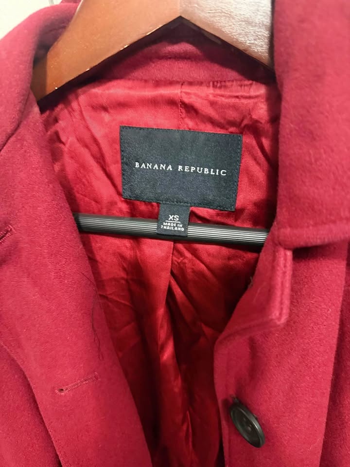 Banana Republic coat size xs in red colour