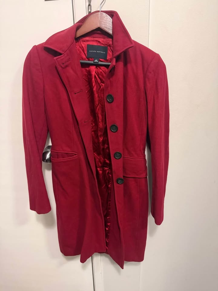 Banana Republic coat size xs in red colour - photo 2