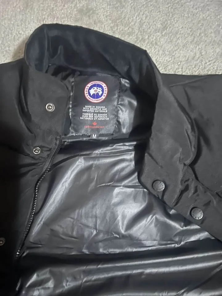 Canada goose vest image indicator(2)