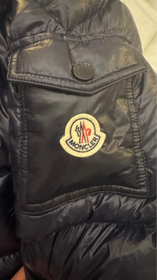 Moncler image indicator(2)