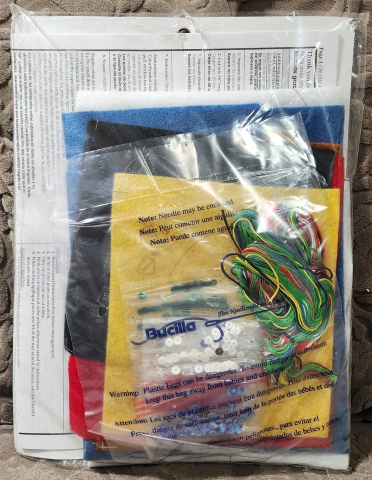 2 Vintage Bucilla Christmas Craft Kits – Sealed NOS - photo 3