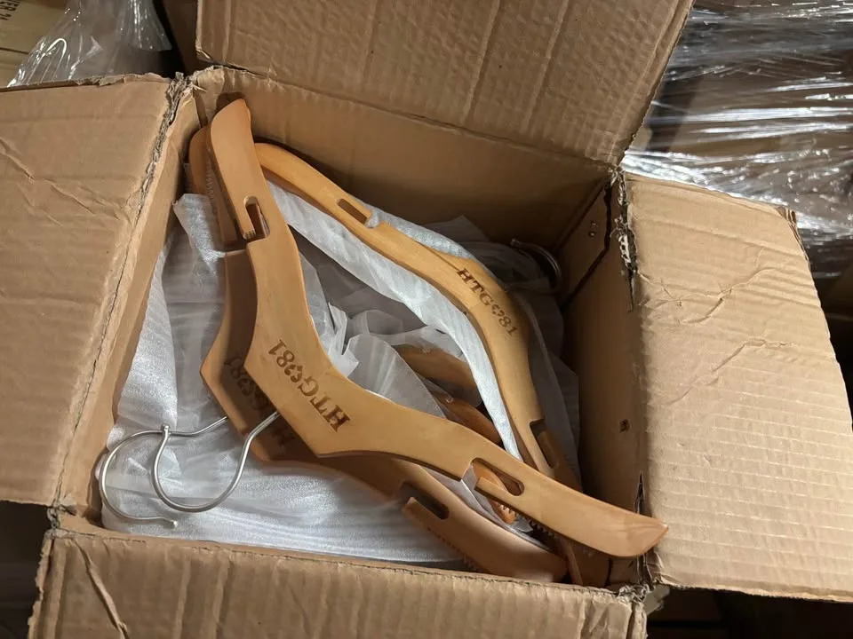 Brand new Hangers, pants and tops for stores and homes image indicator(9)