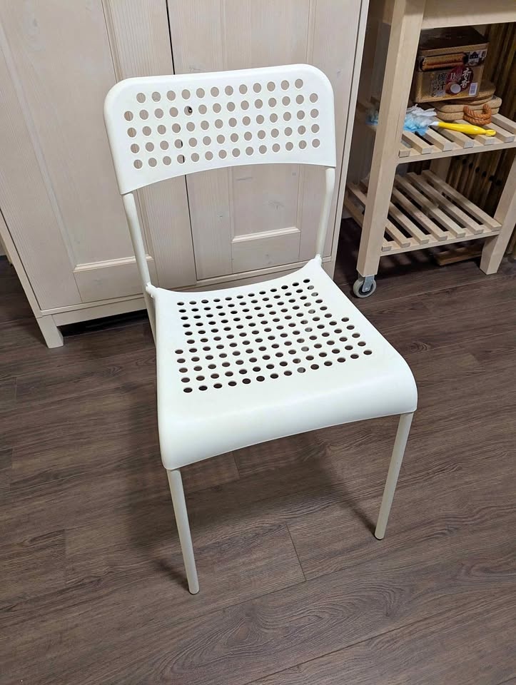 White Ikea Sansberg Chair