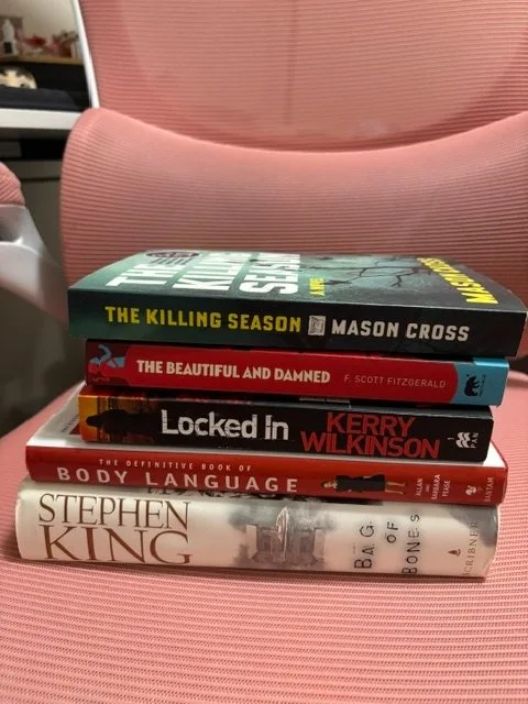 Random house sale image indicator(6)