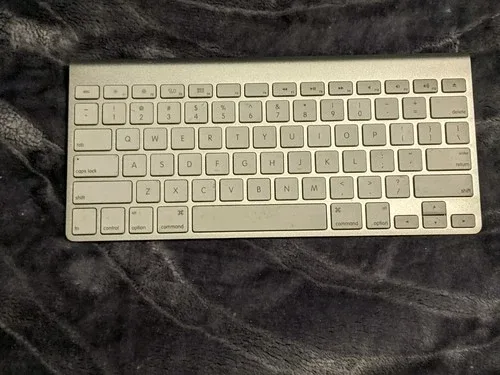 Apple A1314 Wireless Bluetooth Magic Keyboard