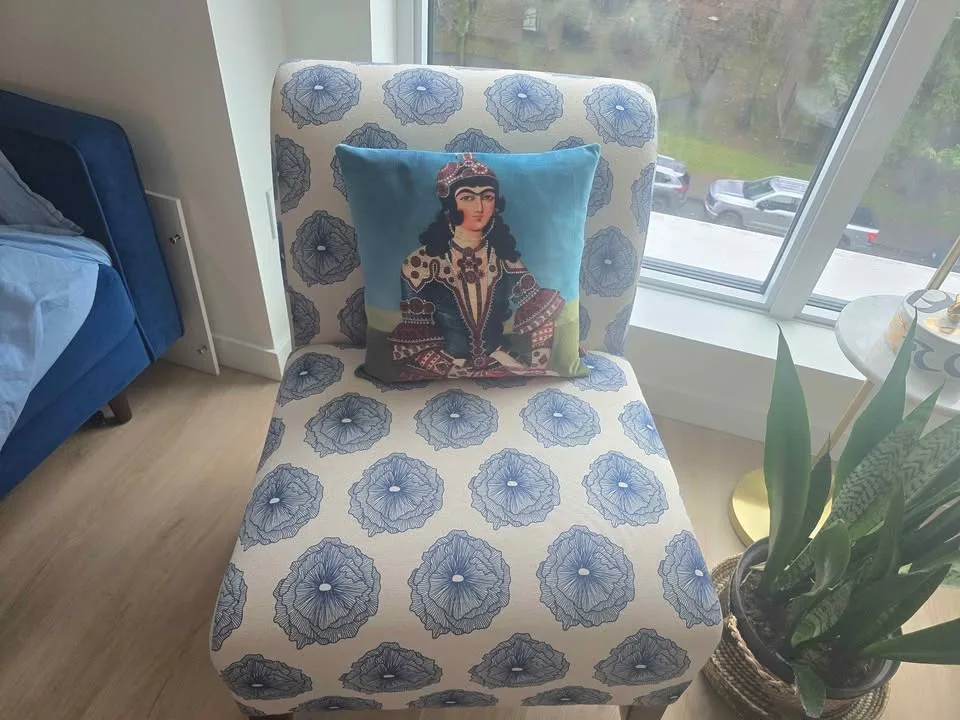 Set of 2 Blue Floral Accent Chairs – Excellent Condition image indicator(2)