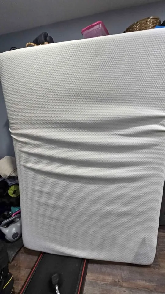 Double mattress medium hardness memory foam (NEED GONE)