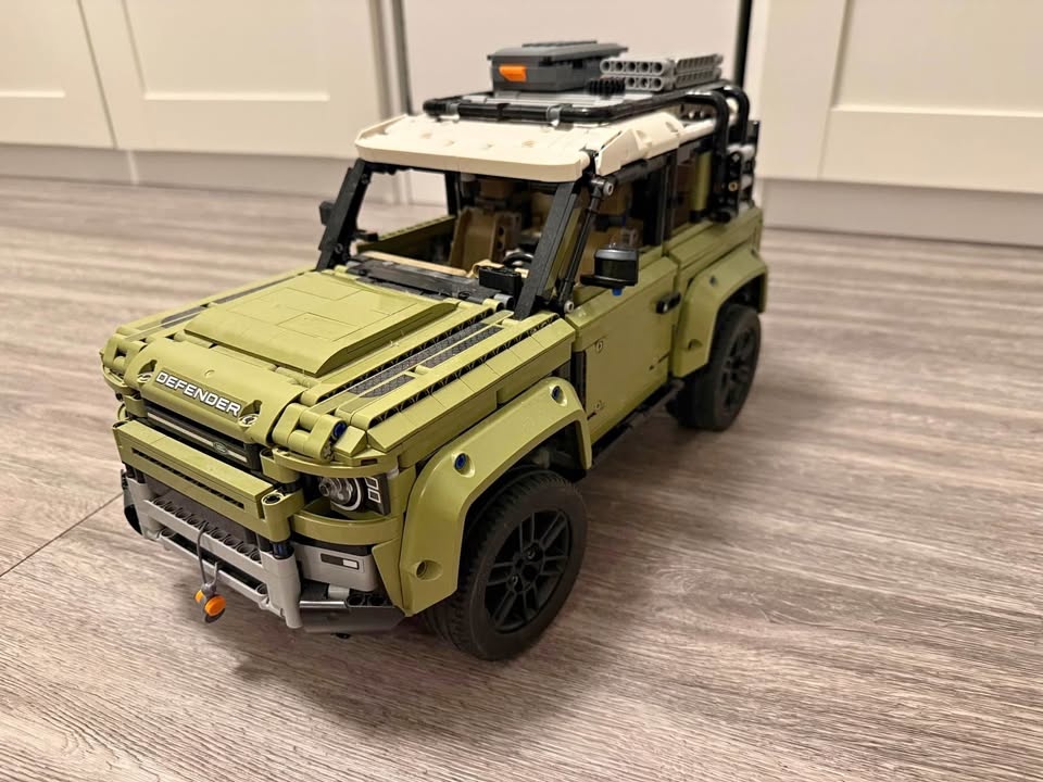 LEGO Land Rover Defender