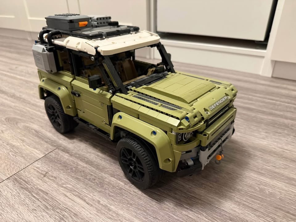 LEGO Land Rover Defender - photo 2