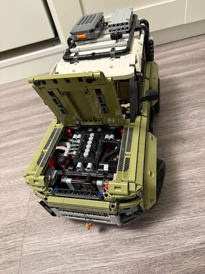 LEGO Land Rover Defender - photo 4