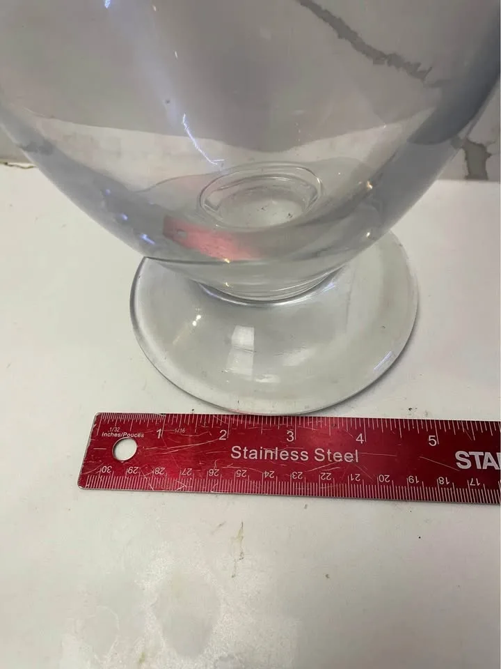 Tall glass vase 12 inch tall! image indicator(4)