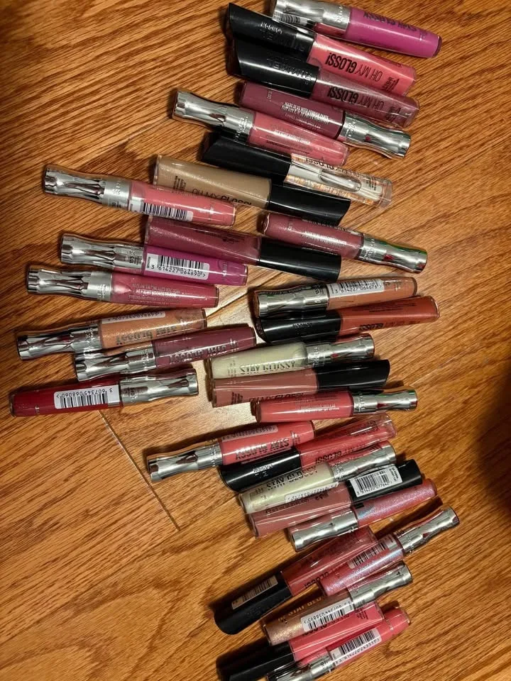 Lip gloss lipstick RIMMEL image indicator(2)