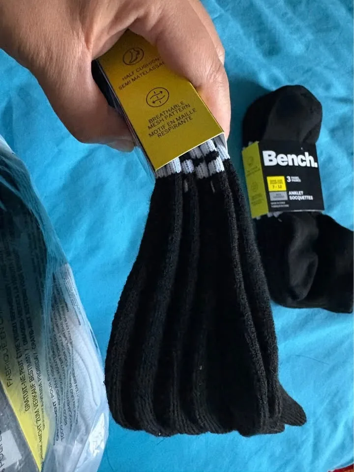 Bench socks image indicator(2)