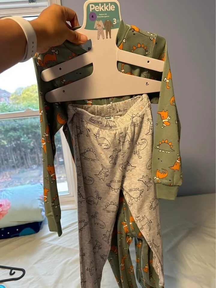 Size 4 boys sleepers 2 piece image indicator(3)