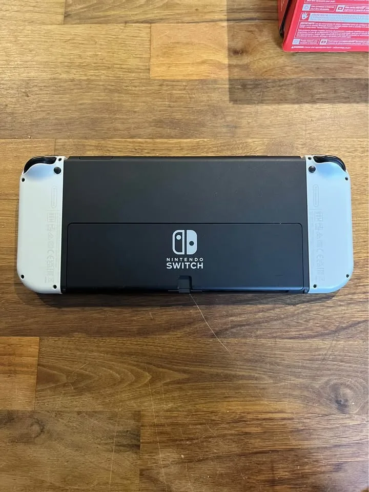 Nintendo Switch OLED + Accessories image indicator(3)