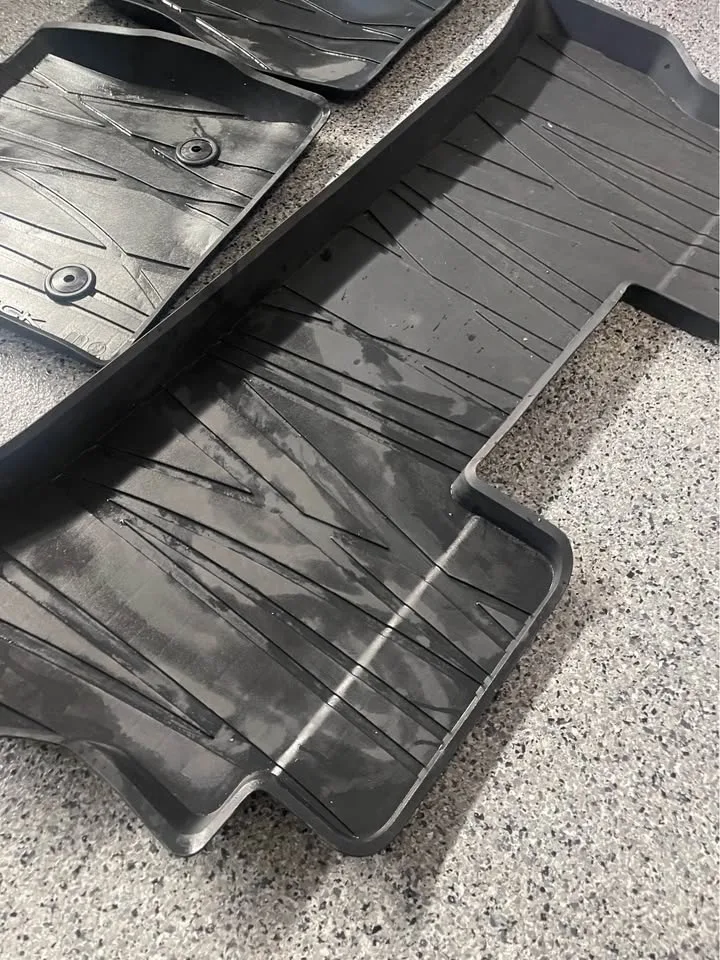 Like New Buick Envistan All Season Mats image indicator(3)