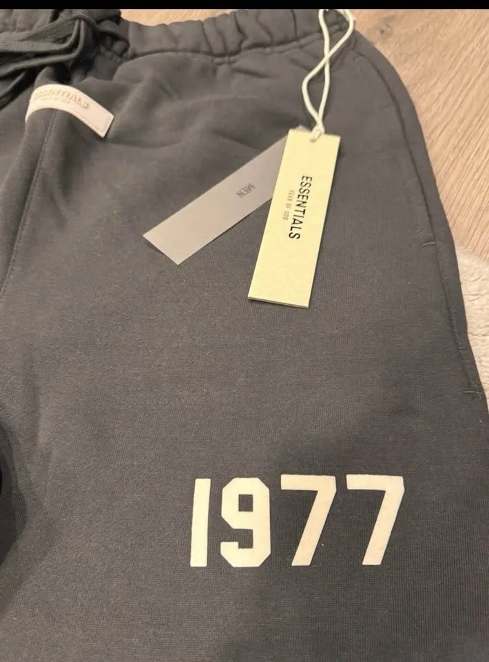 Essentials 1977 Iron Sweatpants image indicator(4)