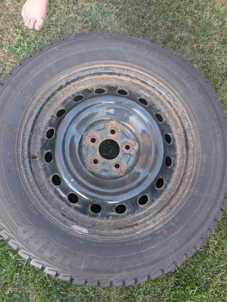 Yokohama Winter Tires(With Rims) image indicator(3)