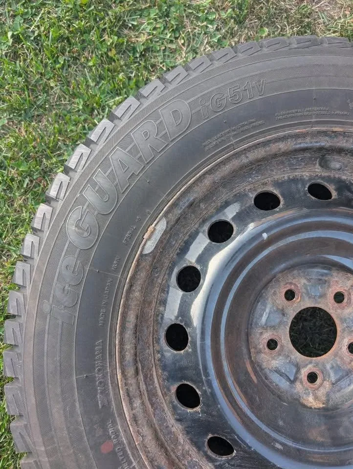 Yokohama Winter Tires(With Rims) image indicator(9)