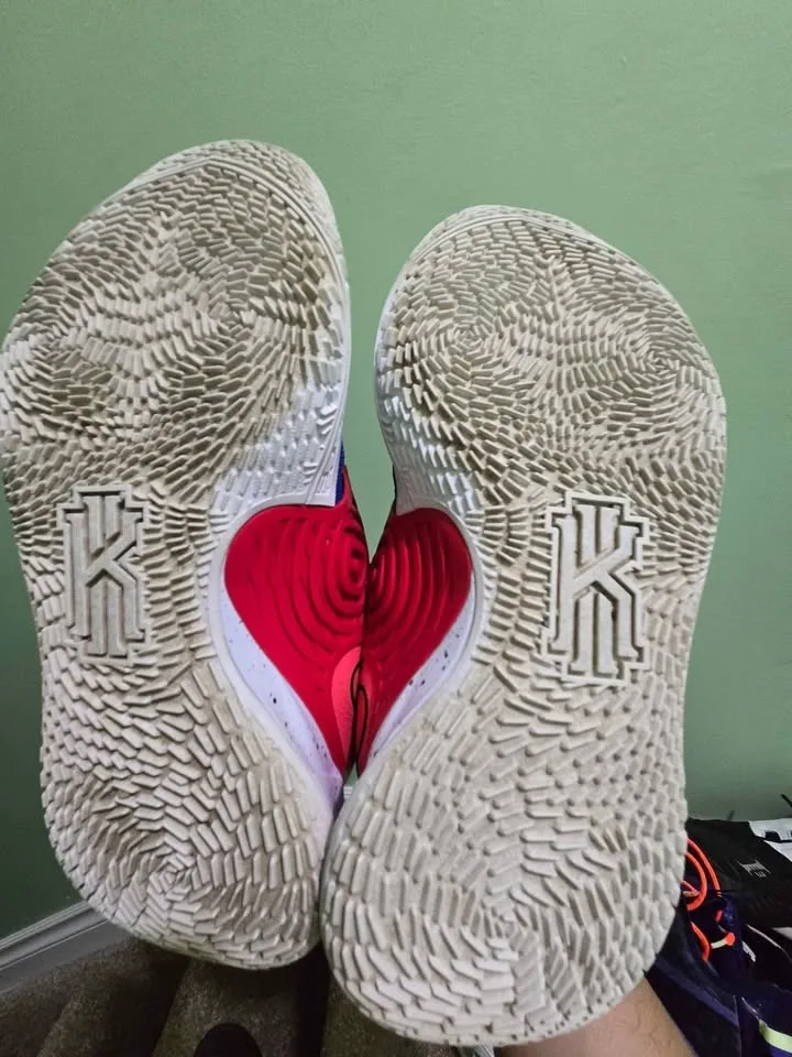 Nike Kyrie Low 3 NYC