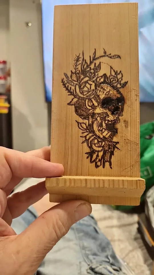 Beautiful handmade phone stand with dreamcatcher design