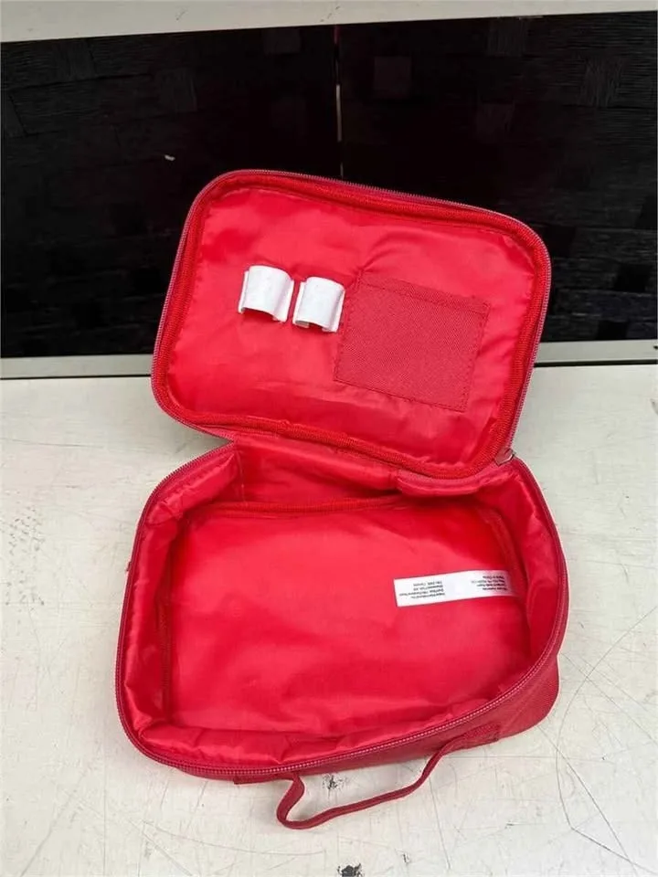 TOY - Wooden Doctor on Call Role Play with a Carrying Case| Pret image indicator(8)