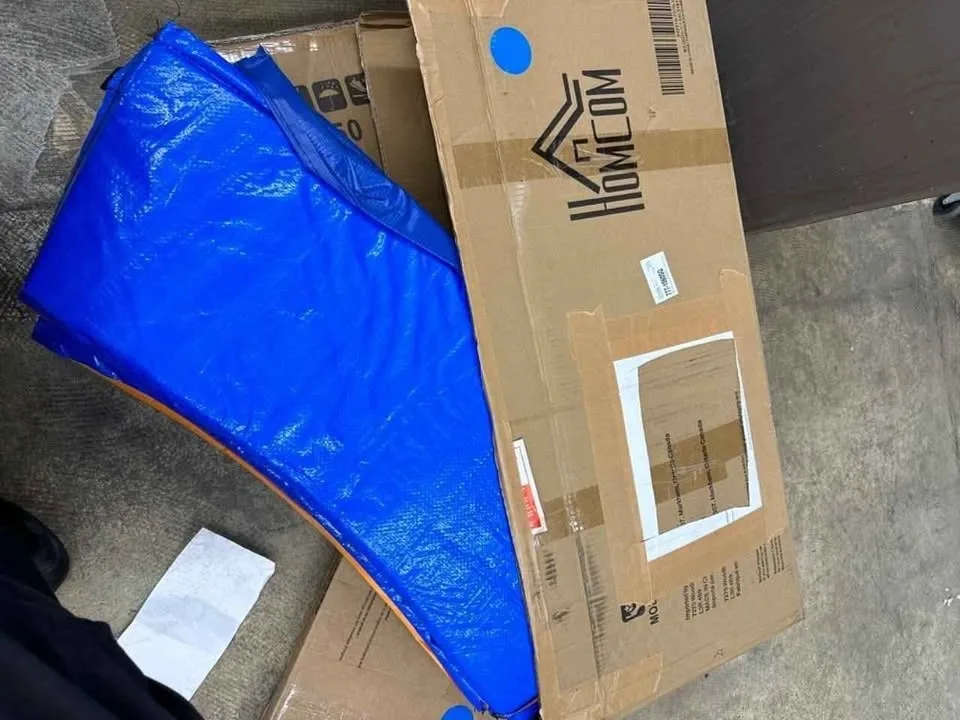 HOMCOM 8ft Trampoline Pad 96" image indicator(4)