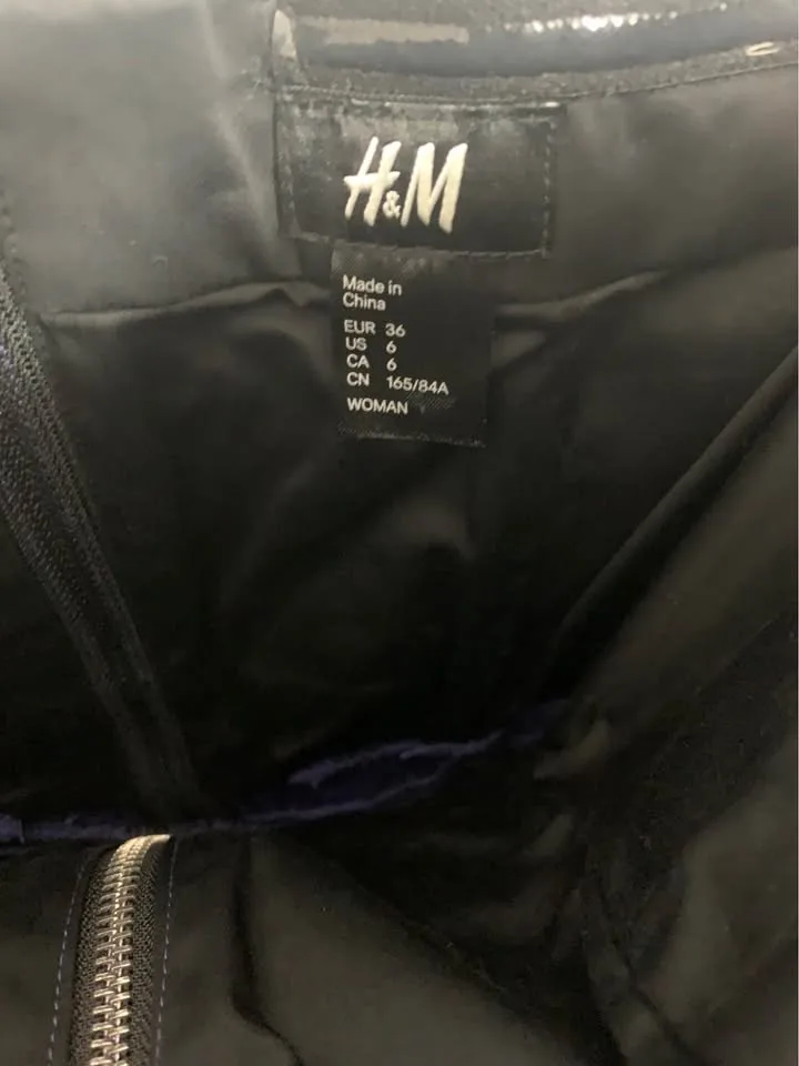 H&M Strapless Dress with pockets - Size 6 (S/Small) image indicator(3)