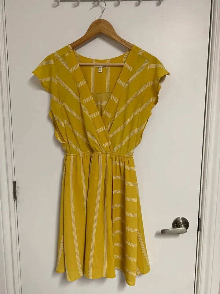 Yellow Ruffle Dress with stripes - Size M/Medium