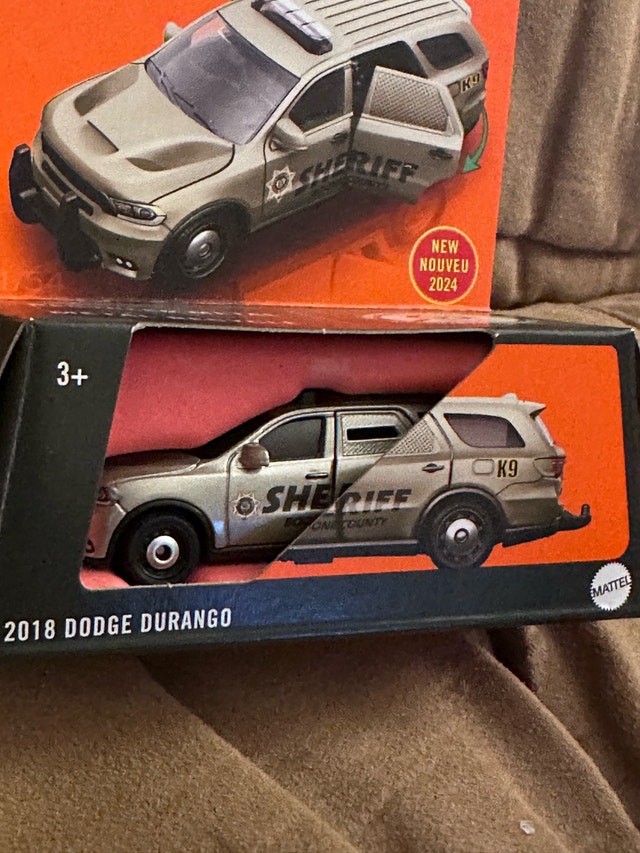 Matchbox 2018 Dodge Durango - photo 3