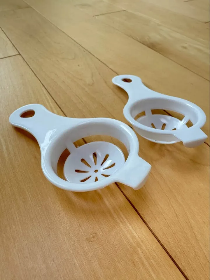 2 Egg White Separator Plastic Spoons image indicator(2)