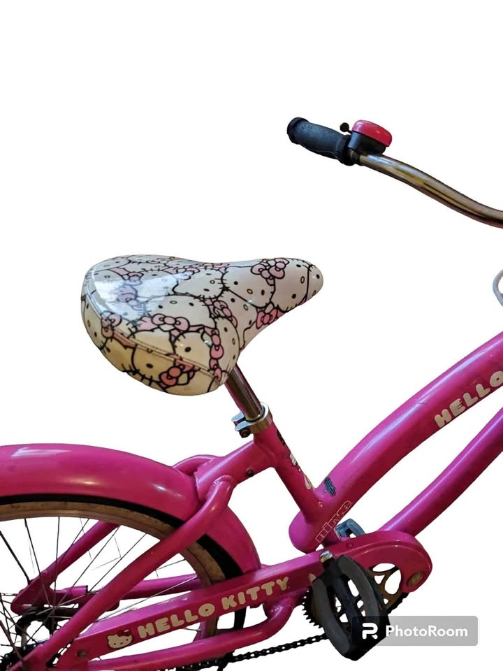 Hello Kitty Nirve Adult Cruiser Bike