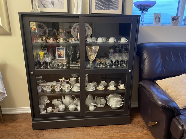 Glass door cabinet - photo 3