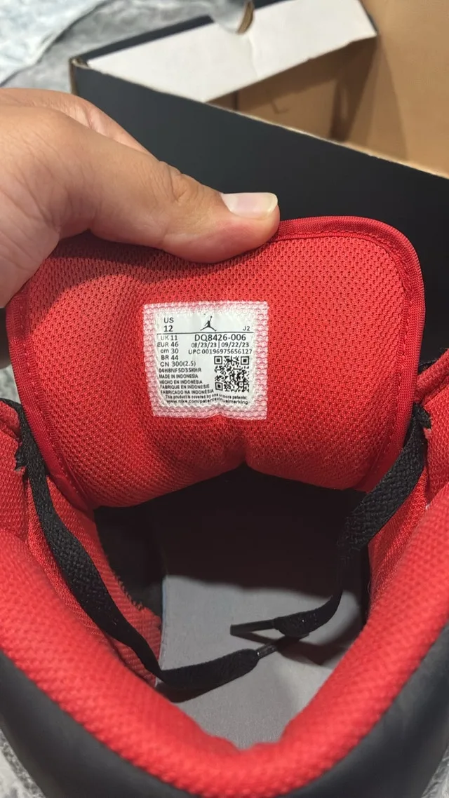 #Cleanout Jordan 1 Bred shadows size 12 image indicator(2)