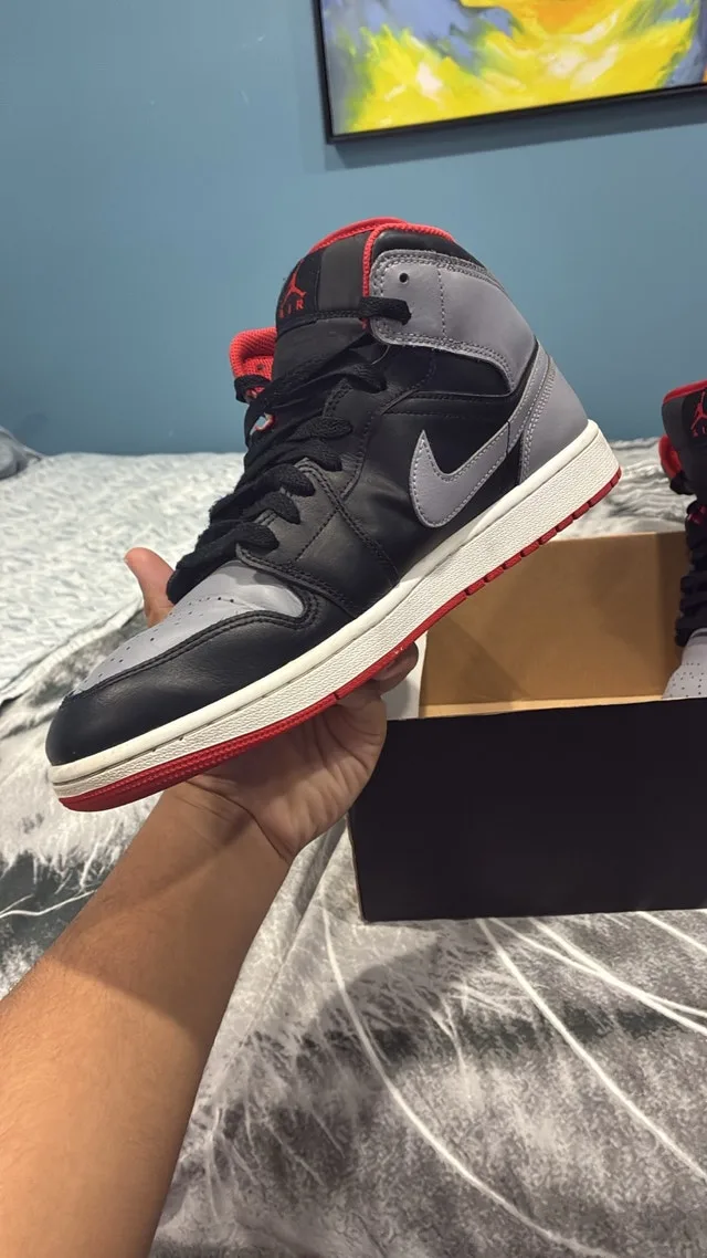#Cleanout Jordan 1 Bred shadows size 12 image indicator(8)
