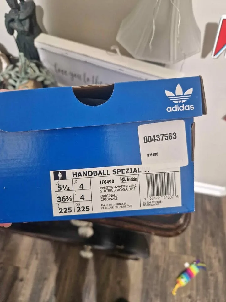Adidas Handball Spezials image indicator(2)