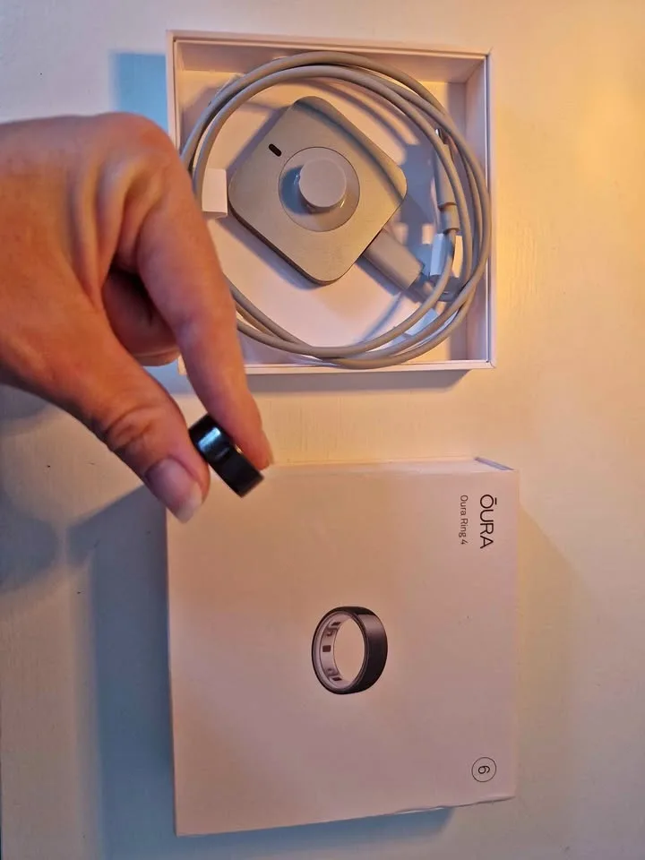 Black Oura Ring 4 SIZE 6