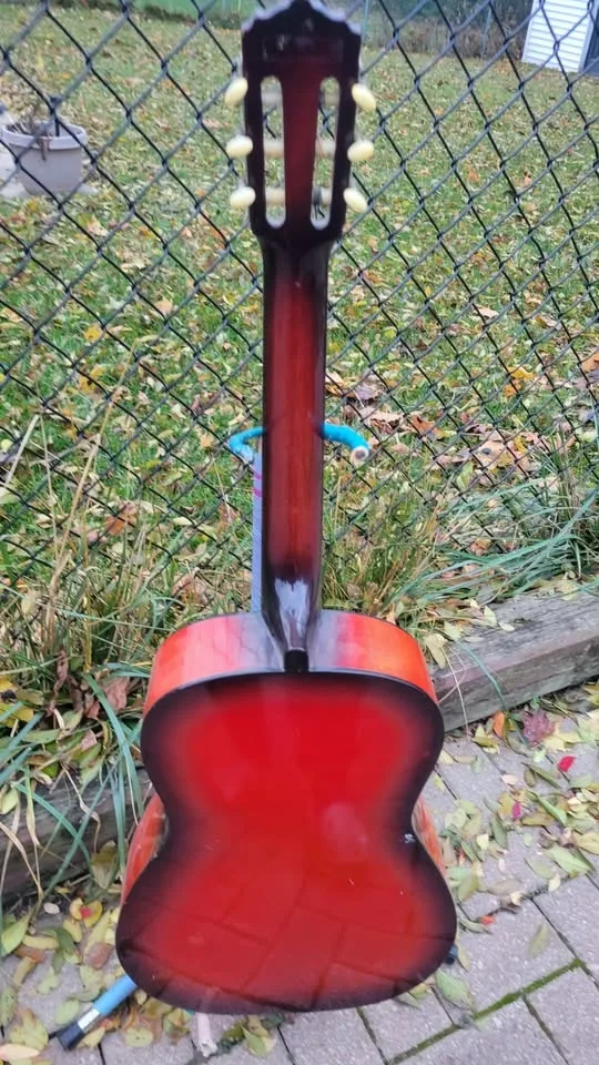 $150 Kent 3/4-Sized Classical Guitar image indicator(7)