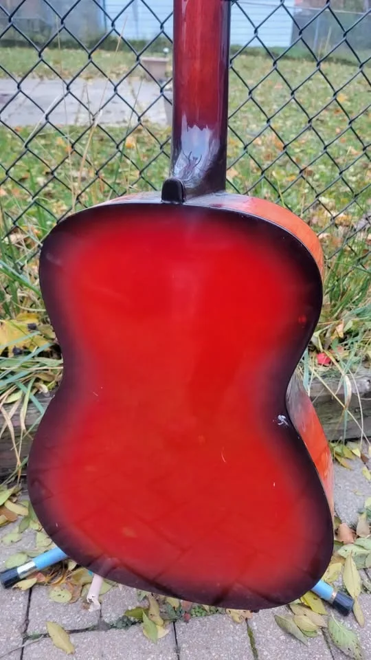 $150 Kent 3/4-Sized Classical Guitar image indicator(8)