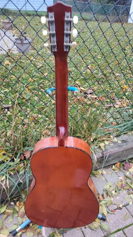 $150 Harmony 1/2-Sized Acoustic Guitar image indicator(7)