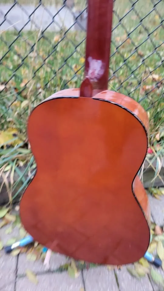 $150 Harmony 1/2-Sized Acoustic Guitar image indicator(8)