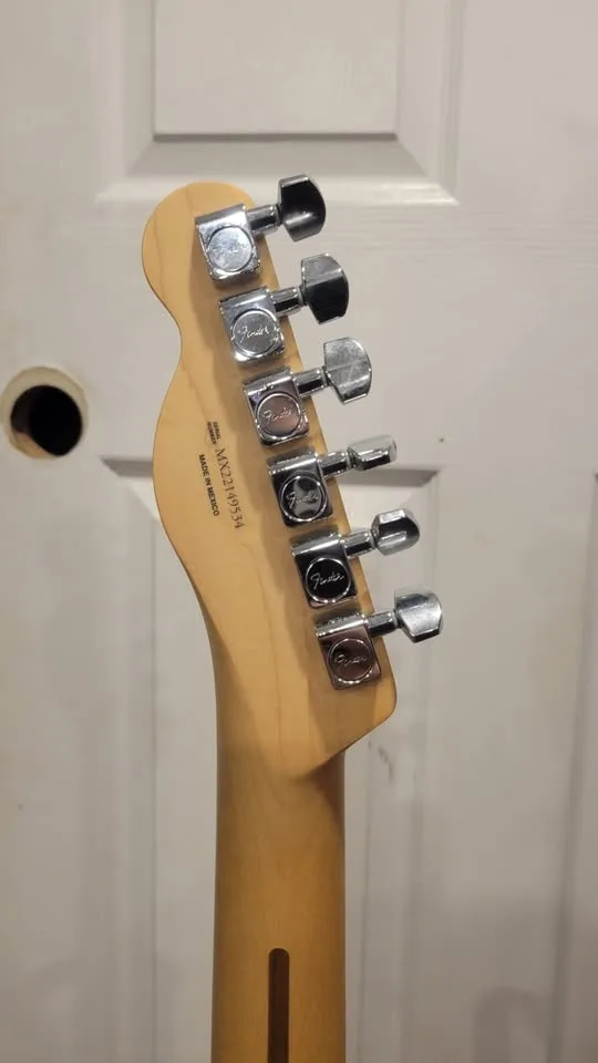 $900 Fender Telecaster - Shell Pink - Maple Fretboard image indicator(5)