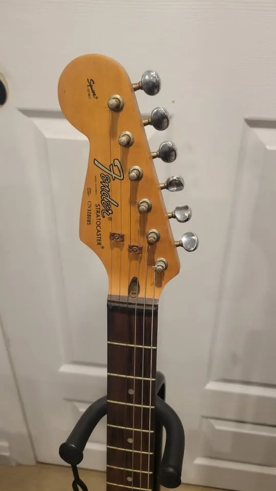 $700 Fender Starcaster Electric Guitar - Left Handed image indicator(4)