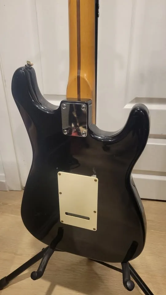 $700 Fender Starcaster Electric Guitar - Left Handed image indicator(6)