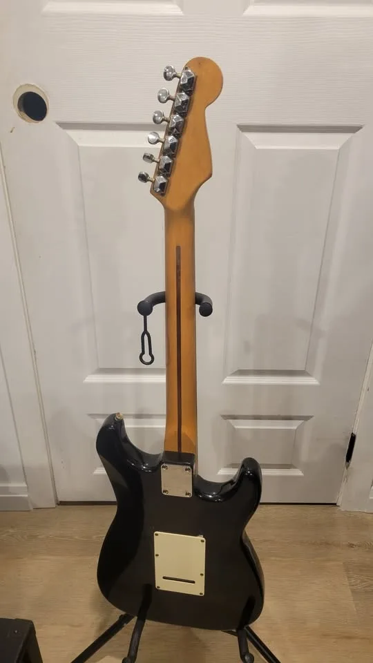 $700 Fender Starcaster Electric Guitar - Left Handed image indicator(7)