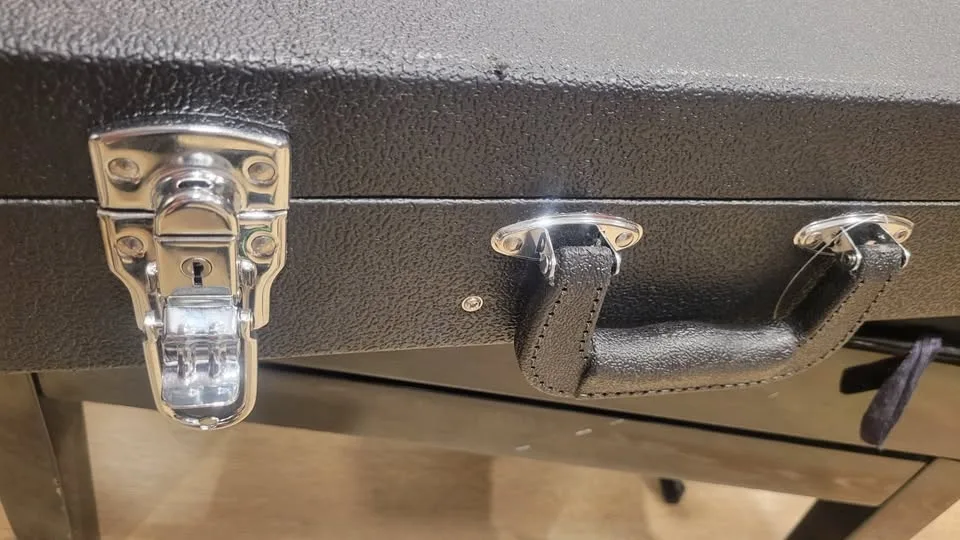 $100 Cahya Rectangular Electric Guitar Case image indicator(4)