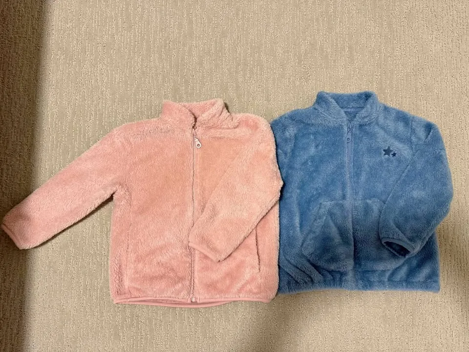LIKE NEW Uniqlo Kids Fluffy Yarn Fleece Full Zip thumbnail